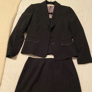 Elie Tahari Black and Purple Dot Suit Sz 8
